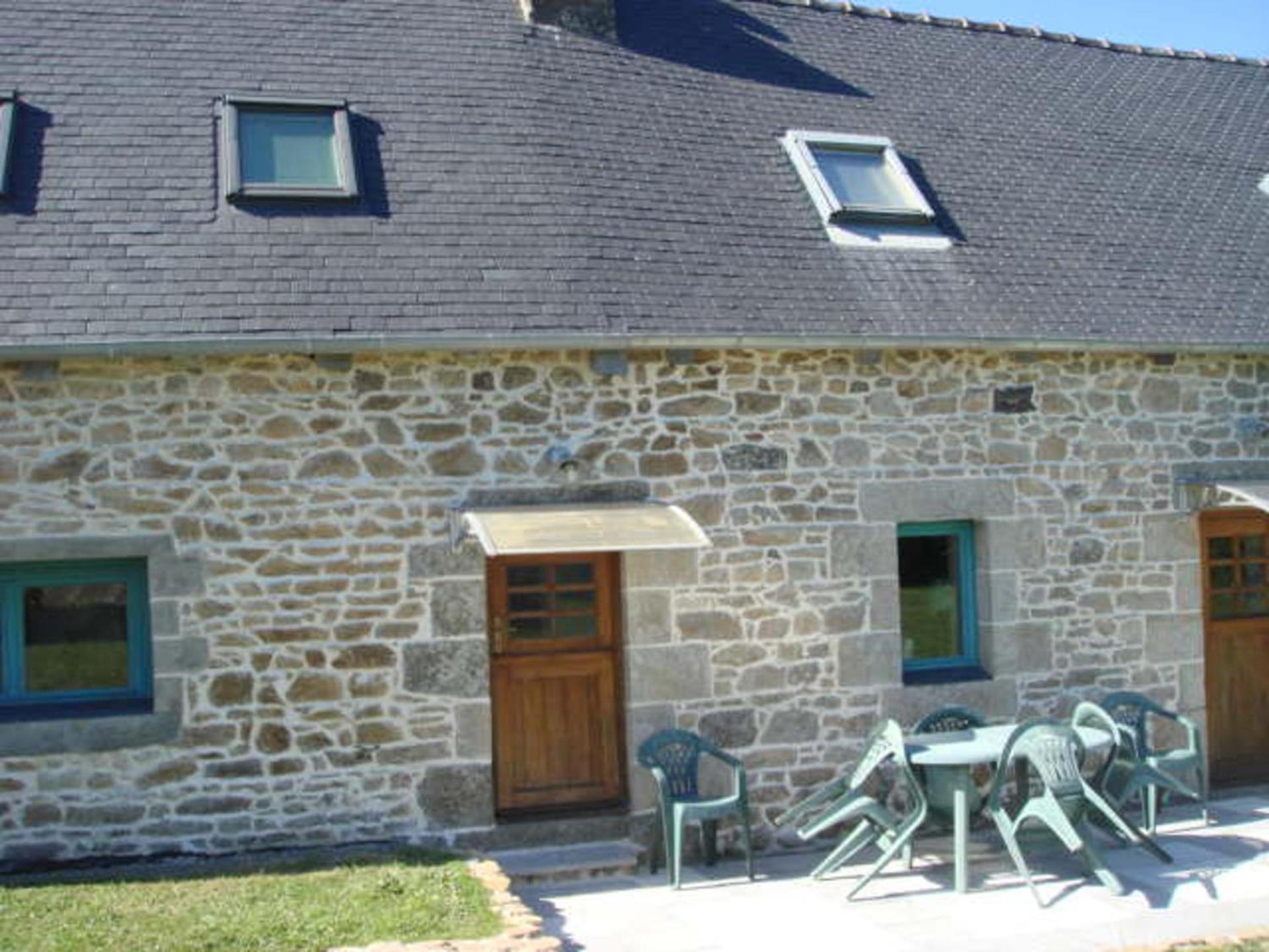 Captivating 2-Bed House With Log Burner In Kérien Dış mekan fotoğraf